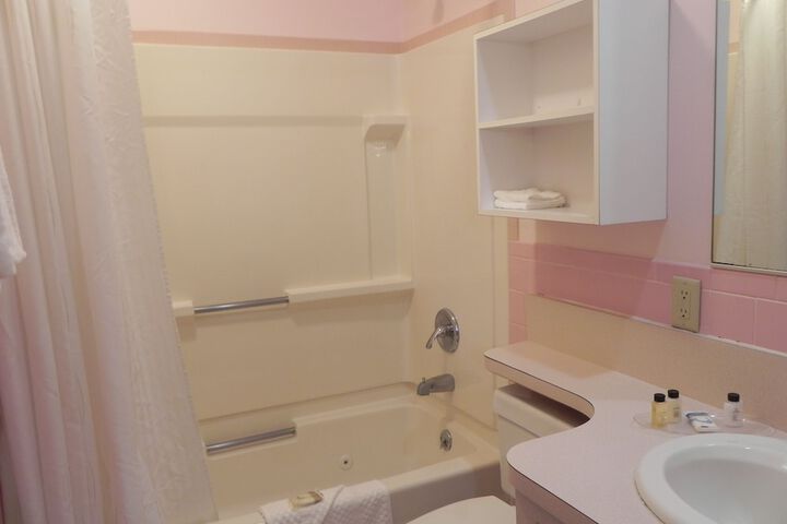 Room 30 of 99