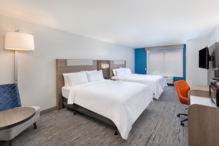 Room 11 of 33