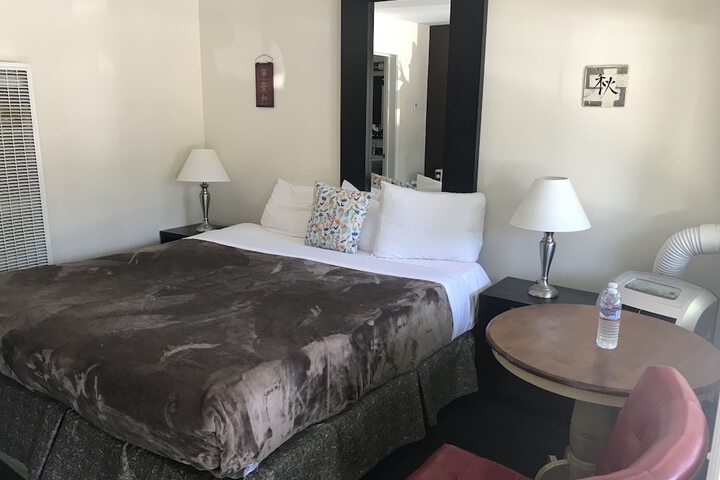Room 37 of 70