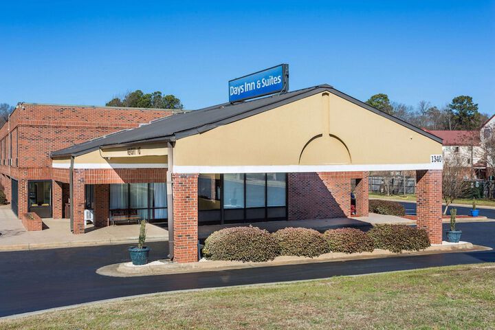 Hotel 5 of 69