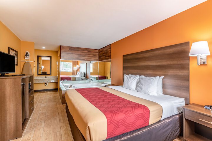 Room 33 of 44