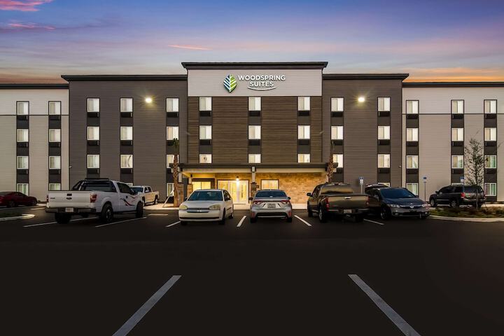 Hotel 4 of 25