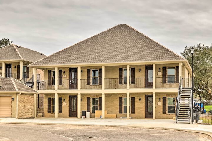 Diamondhead Condo - Marina Pool Access & Golfing!