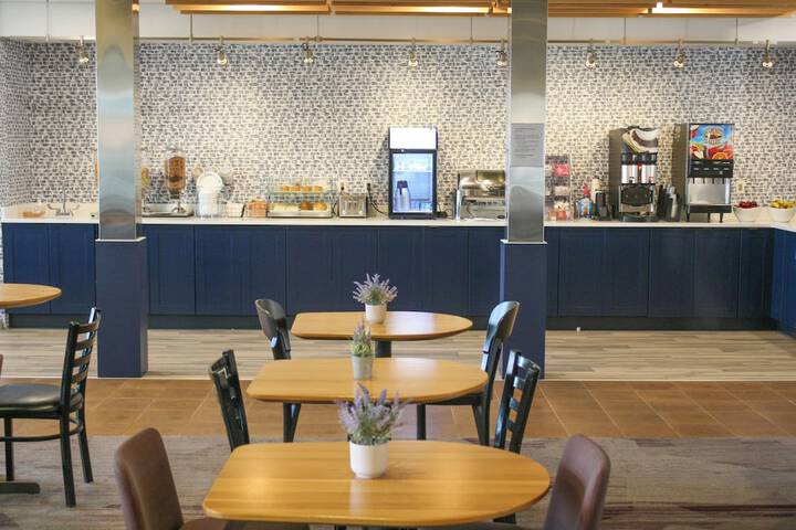 AmericInn by Wyndham Brookfield