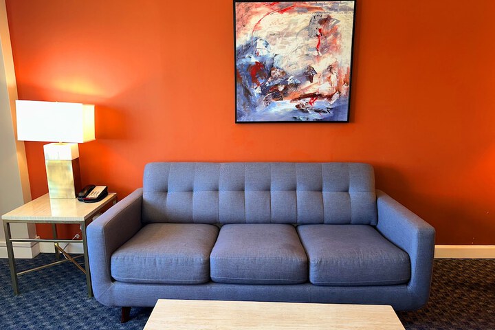 Room 53 of 168