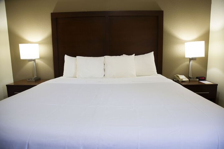 Ardmore Inn & Suites