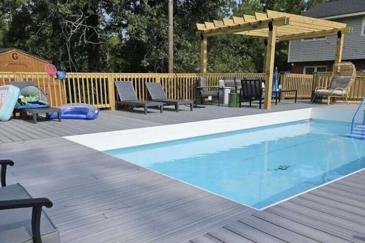 Cardinal Seas 5 Bedroom Home by RedAwning