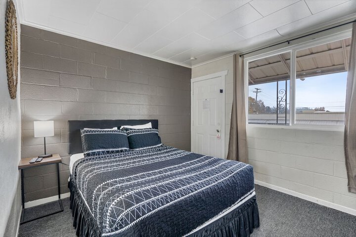 Selkirk Motel