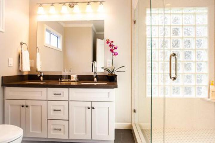Cozy Country Cottage in Sebastopol Cottage