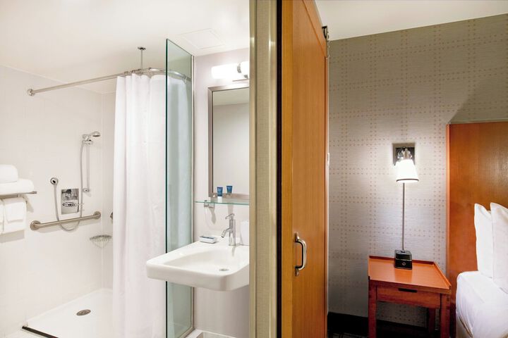 Room 16 of 27