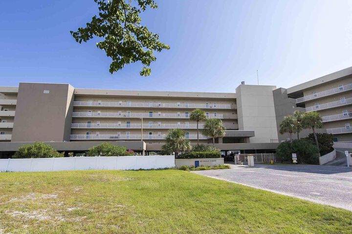 Hotel 3 of 27