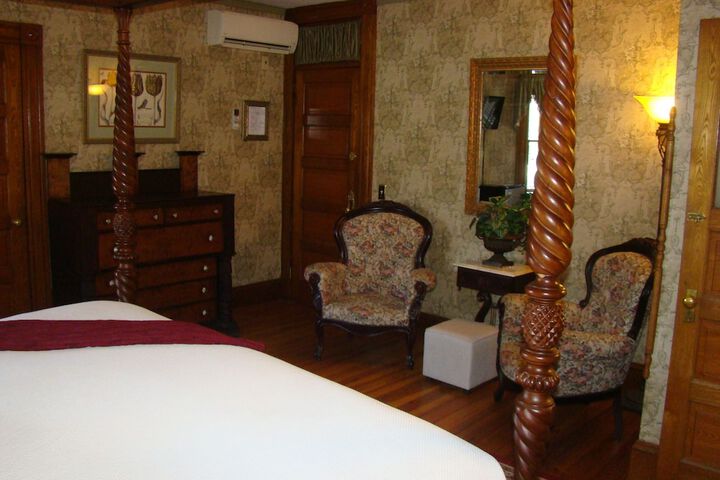 Room 25 of 84