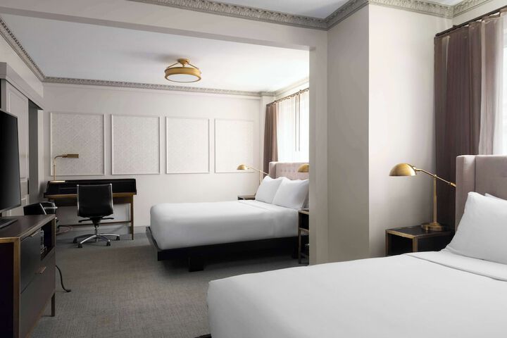 Hotel Phillips Kansas City Curio Collection by Hilton