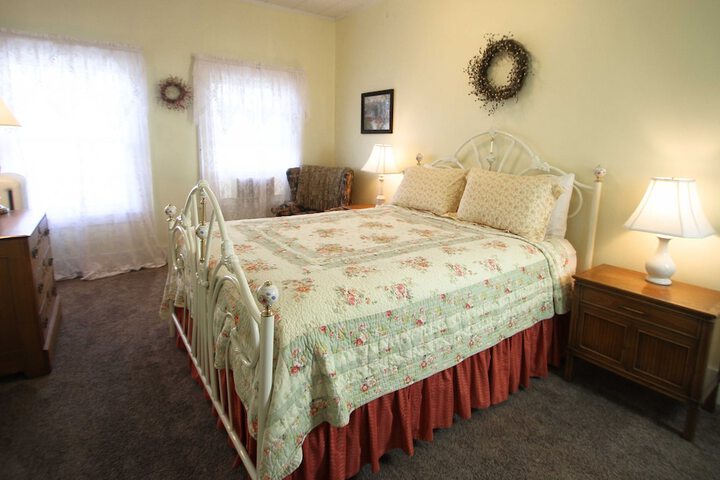 Fullerton Inn