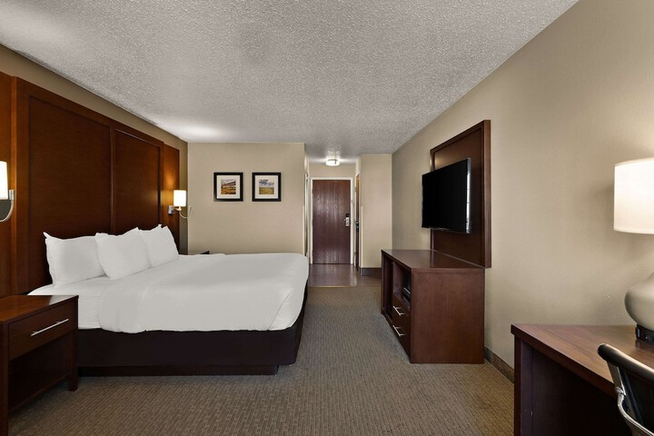 Room 38 of 77
