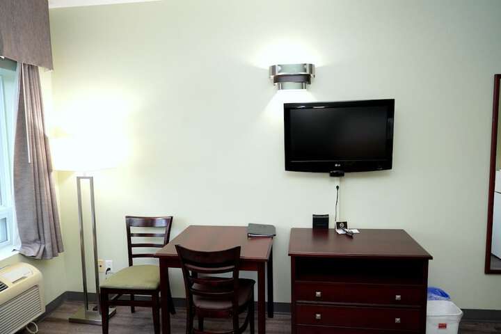 Room 11 of 36