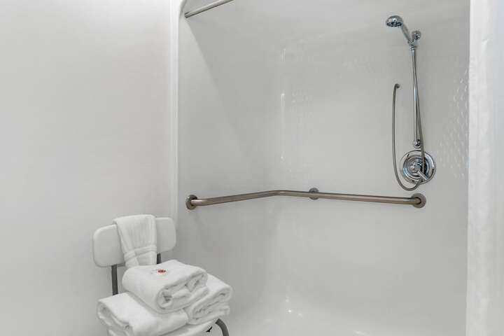 Comfort Suites Auburn Hills-Detroit