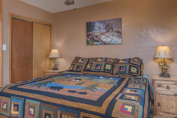 Upper Canyon Inn & Cabins