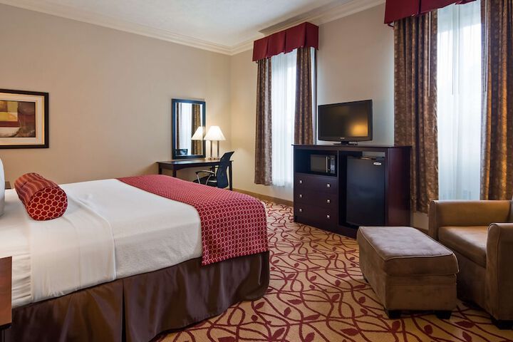 Room 32 of 42