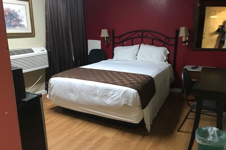 Outpost Motel