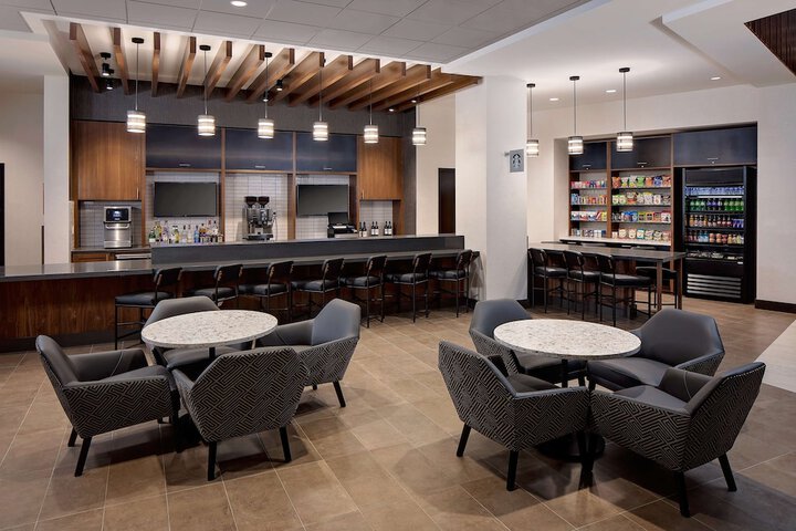 Hyatt Place Glendale / Los Angeles