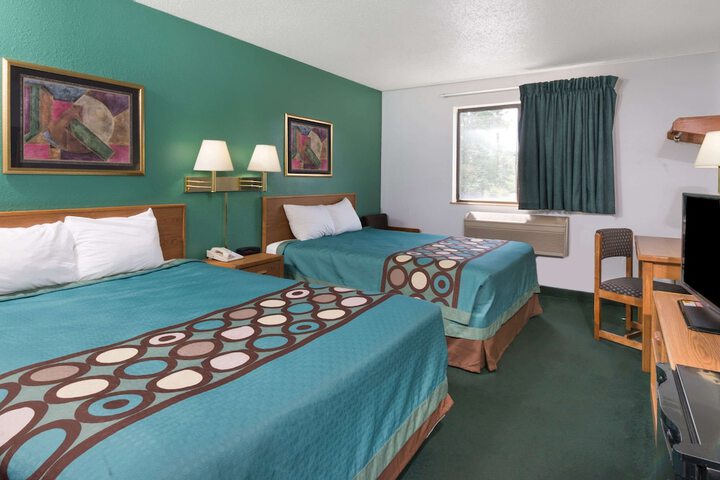 Room 21 of 34