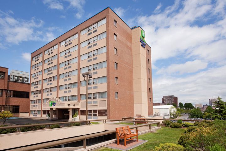Hotel 4 of 50