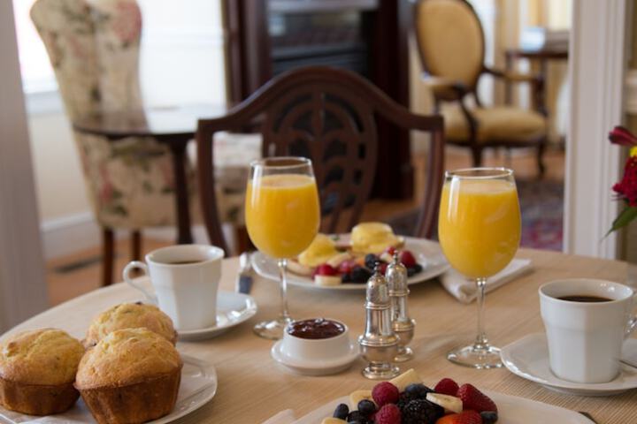 Breakfast/Coffee Service 137 of 169
