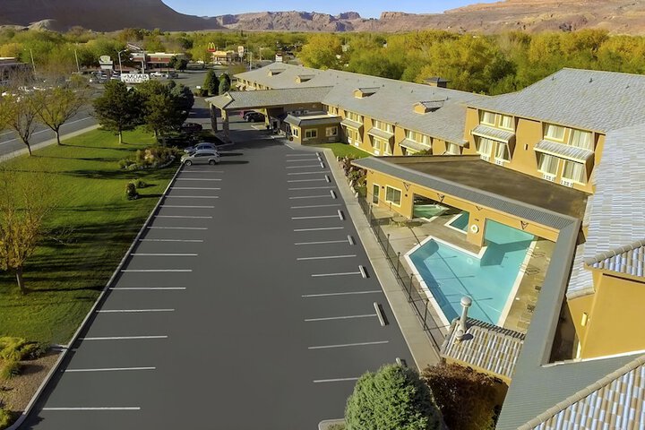 Hotel 4 of 49