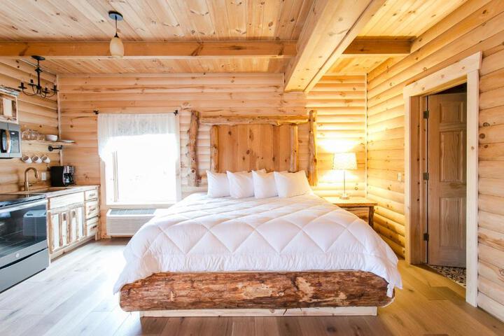 Coblentz Country Lodge by Amish Country Lodging