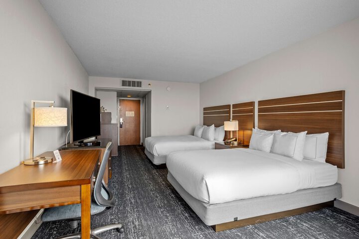 Room 11 of 34