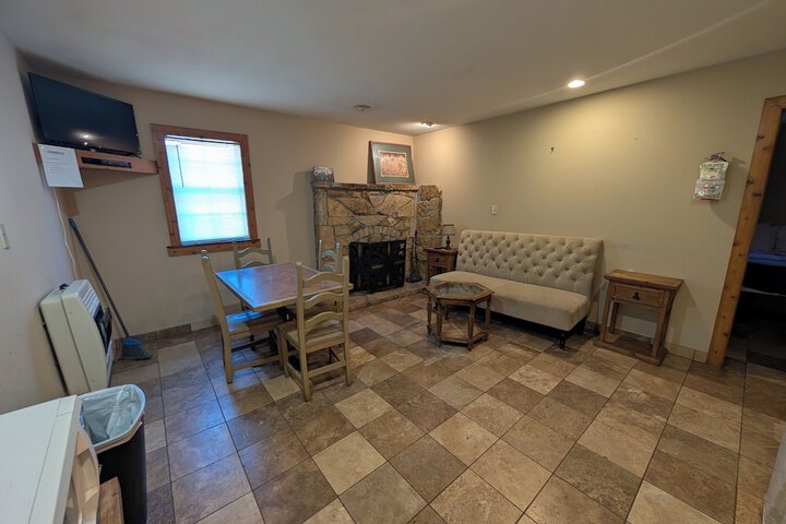 Cedarvale Cabins at Turner Falls
