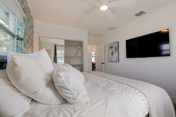 Intracoastal Getaway! North Palm Beach Apartment