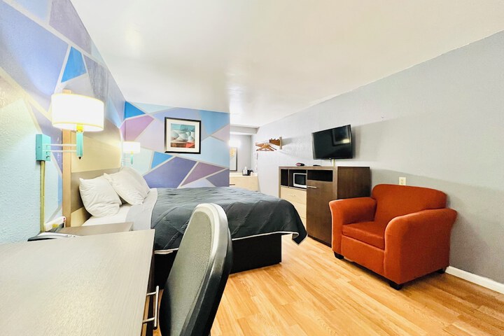 Hometown INN
