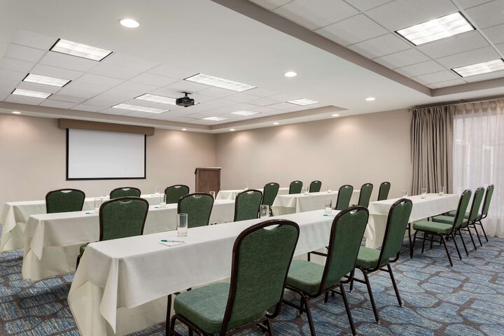 Homewood Suites by Hilton Fargo