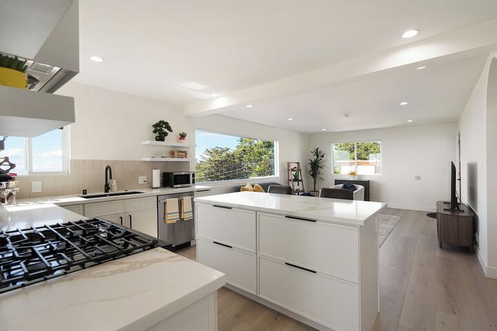 Oceanview Sunset View 3BR Luxe Home Yard
