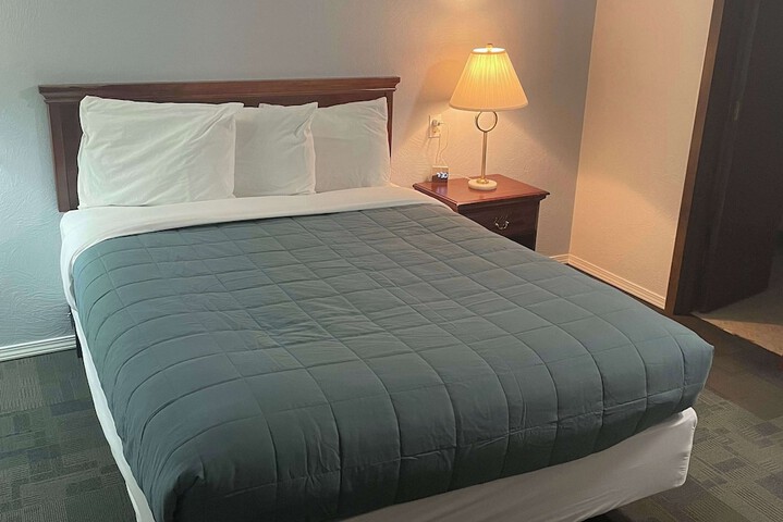 Room 32 of 60