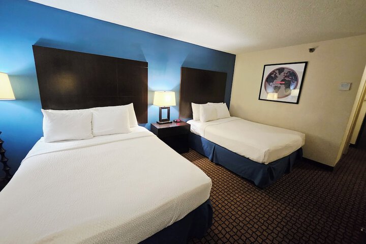 Ramada Plaza by Wyndham Sheridan Hotel & Convention Center