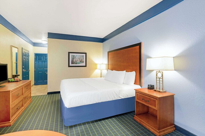 Room 19 of 27