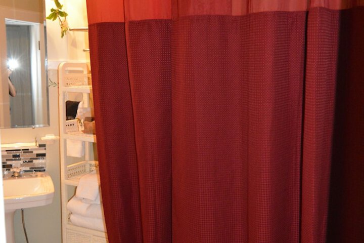 Room 27 of 51