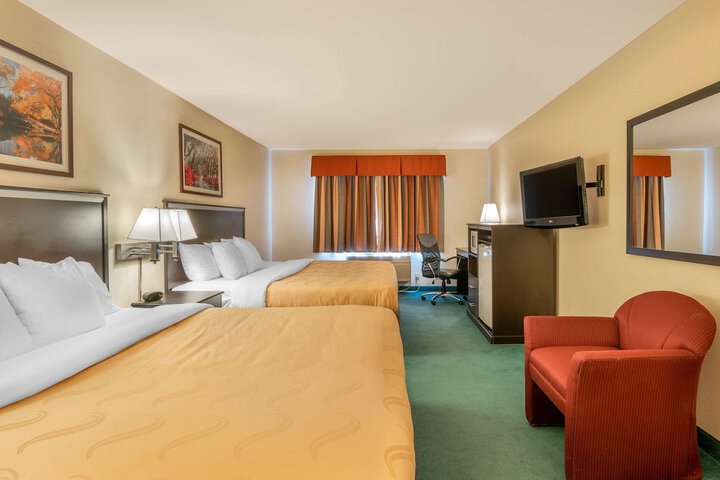 Room 25 of 107