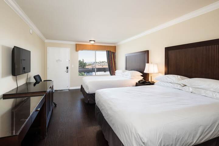 Room 12 of 25