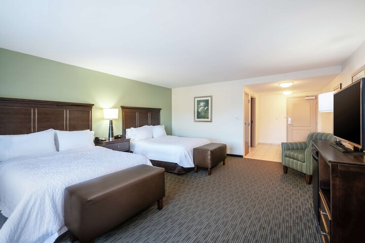 Room 32 of 43