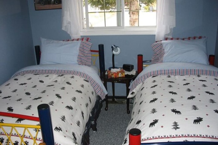 Room 12 of 25