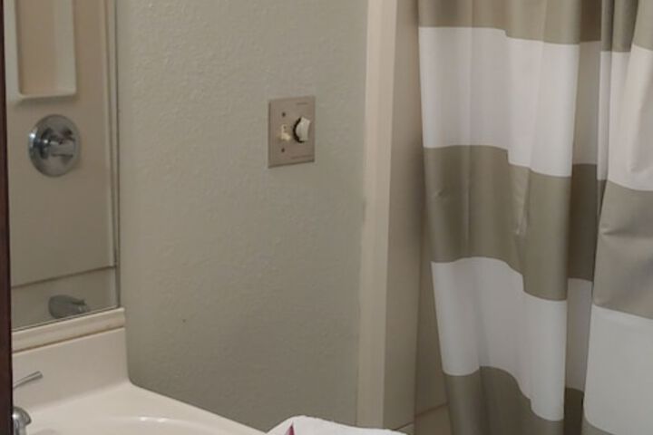 Room 18 of 25