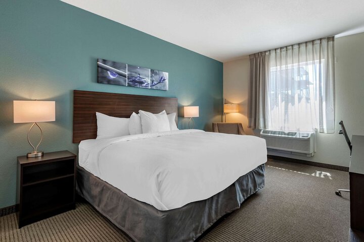 Room 27 of 40