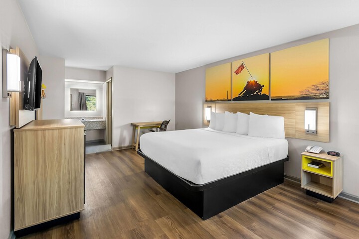 Days Inn by Wyndham Enterprise