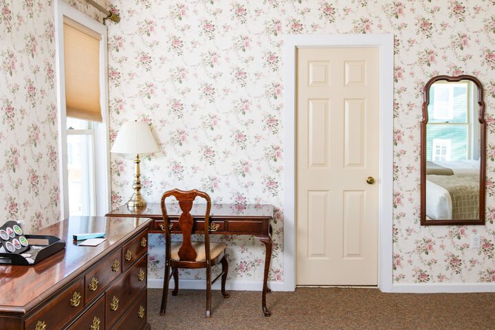 Room 28 of 33