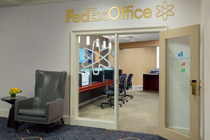 Business Center 141 of 144