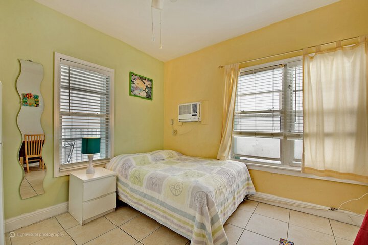 Room 16 of 44